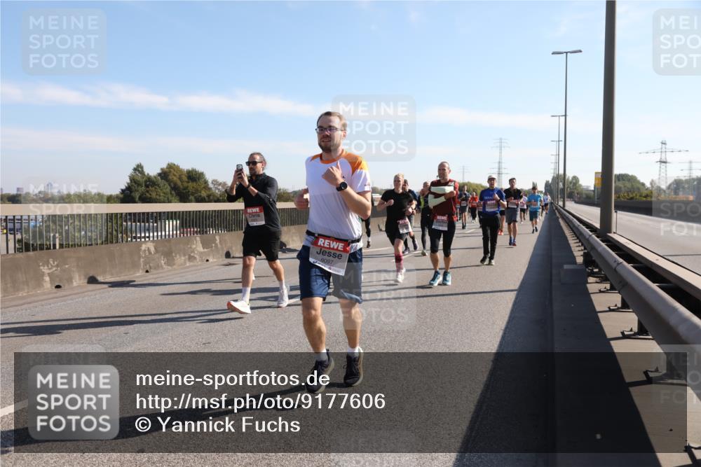 03.10.2025 - Köhlbrandbrückenlauf Yannick Fuchs http://msf.ph/oto/9177606 03.10.2025 11:16:53 Position 3 6097 meine-sportfotos.de