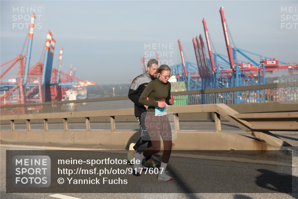 03.10.2025 - Köhlbrandbrückenlauf Yannick Fuchs http://msf.ph/oto/9177607 03.10.2025 08:48:49 Position 2  meine-sportfotos.de