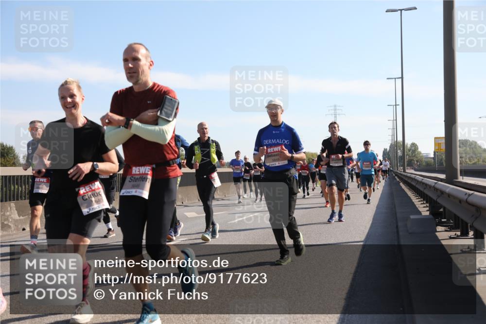 03.10.2025 - Köhlbrandbrückenlauf Yannick Fuchs http://msf.ph/oto/9177623 03.10.2025 11:16:55 Position 3 645, 5646, 5849 meine-sportfotos.de