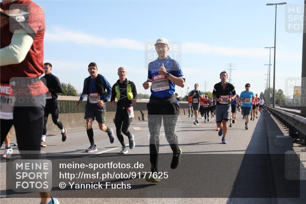 03.10.2025 - Köhlbrandbrückenlauf Yannick Fuchs http://msf.ph/oto/9177625 03.10.2025 11:16:55 Position 3 5849 meine-sportfotos.de