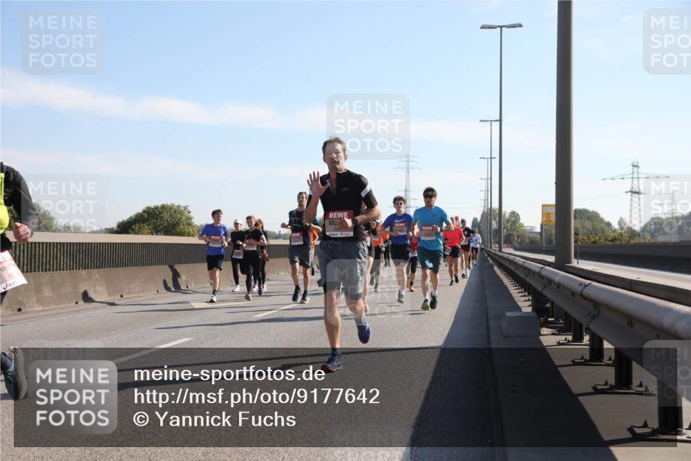 03.10.2025 - Köhlbrandbrückenlauf Yannick Fuchs http://msf.ph/oto/9177642 03.10.2025 11:16:56 Position 3 46 meine-sportfotos.de