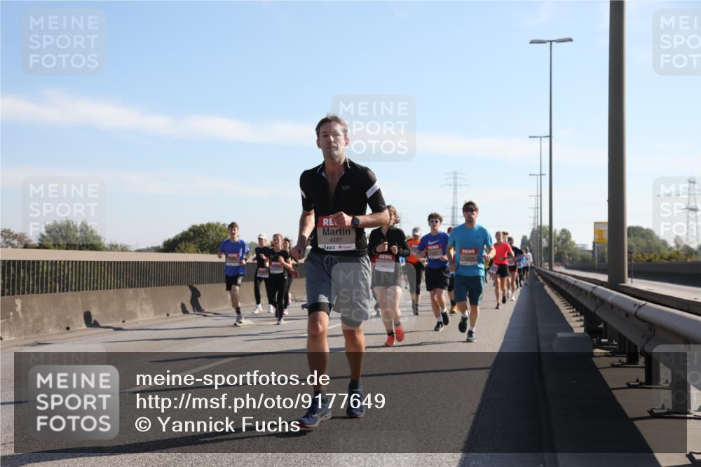 03.10.2025 - Köhlbrandbrückenlauf Yannick Fuchs http://msf.ph/oto/9177649 03.10.2025 11:16:57 Position 3 4287 meine-sportfotos.de