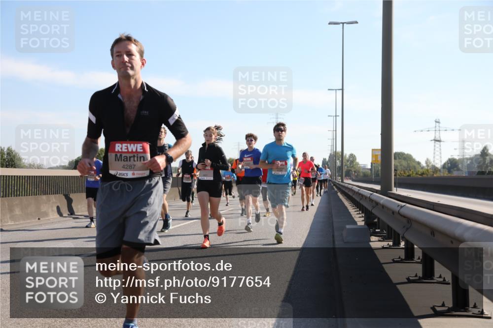 03.10.2025 - Köhlbrandbrückenlauf Yannick Fuchs http://msf.ph/oto/9177654 03.10.2025 11:16:57 Position 3 4287 meine-sportfotos.de