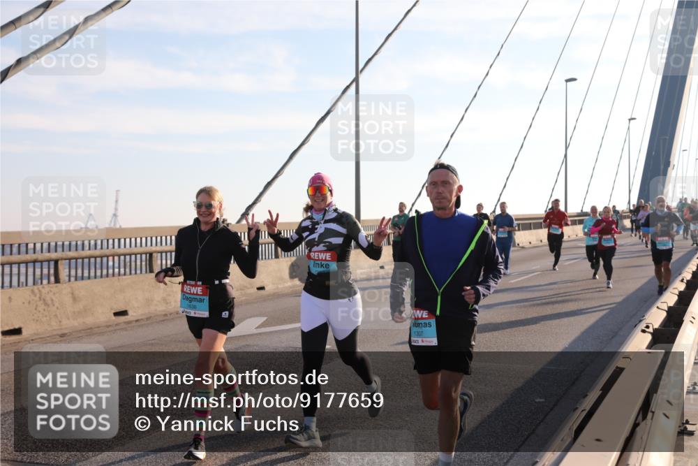 03.10.2025 - Köhlbrandbrückenlauf Yannick Fuchs http://msf.ph/oto/9177659 03.10.2025 08:29:37 Position 1 1636, 1307 meine-sportfotos.de