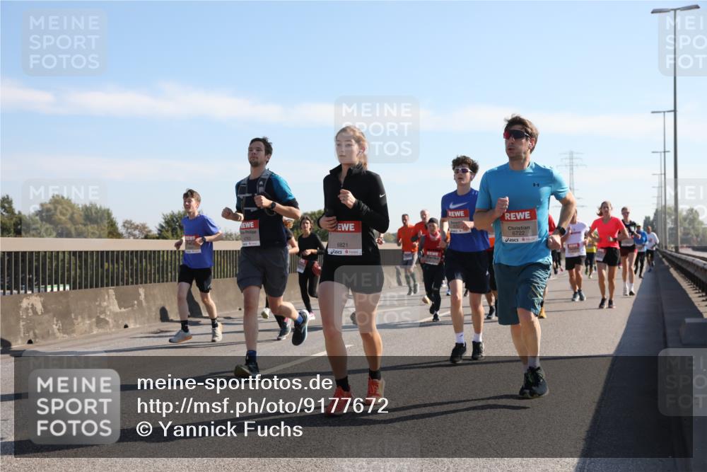 03.10.2025 - Köhlbrandbrückenlauf Yannick Fuchs http://msf.ph/oto/9177672 03.10.2025 11:16:59 Position 3 4763, 6821, 672, 6722 meine-sportfotos.de