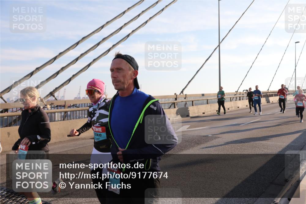 03.10.2025 - Köhlbrandbrückenlauf Yannick Fuchs http://msf.ph/oto/9177674 03.10.2025 08:29:38 Position 1 392 meine-sportfotos.de