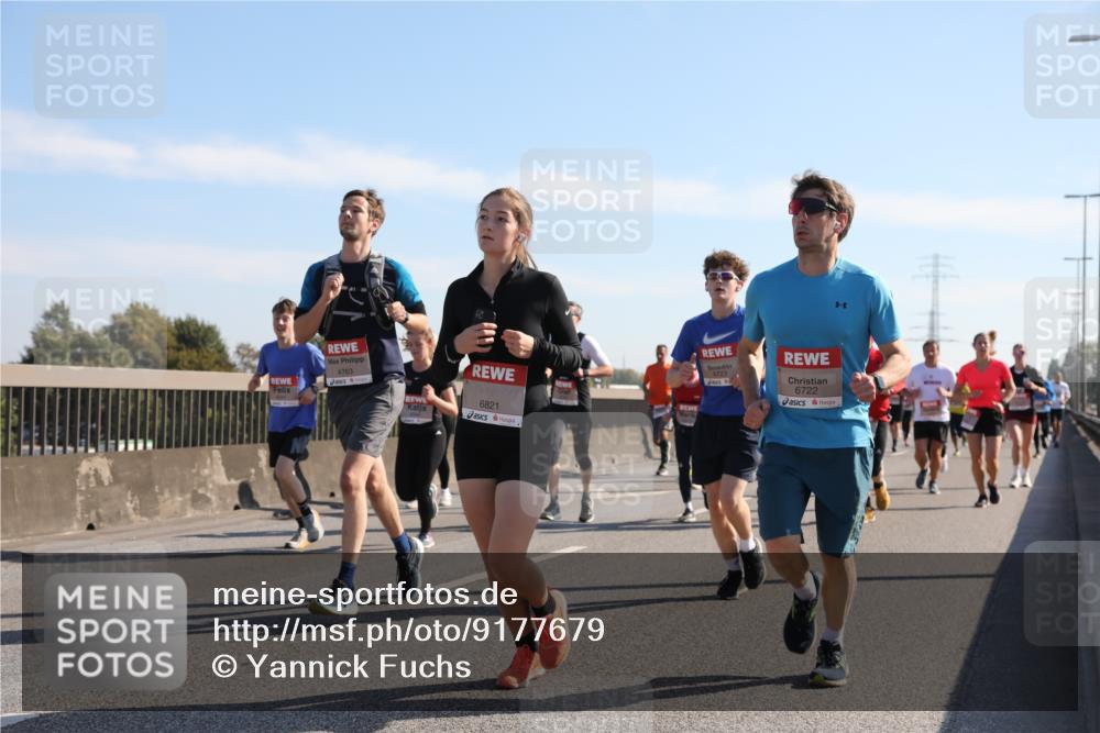 03.10.2025 - Köhlbrandbrückenlauf Yannick Fuchs http://msf.ph/oto/9177679 03.10.2025 11:16:59 Position 3 4763, 6821, 6723, 6722 meine-sportfotos.de