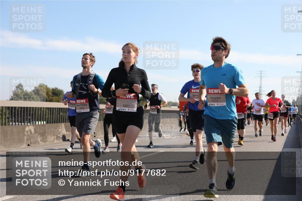 03.10.2025 - Köhlbrandbrückenlauf Yannick Fuchs http://msf.ph/oto/9177682 03.10.2025 11:16:59 Position 3 6821, 4763, 23, 6722 meine-sportfotos.de