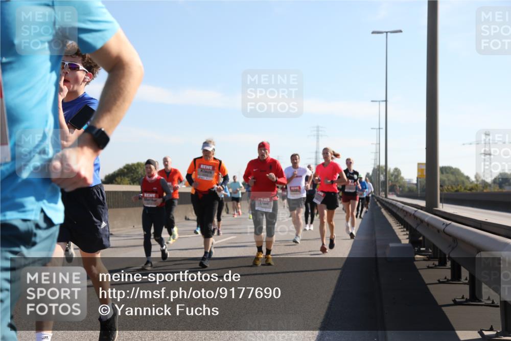 03.10.2025 - Köhlbrandbrückenlauf Yannick Fuchs http://msf.ph/oto/9177690 03.10.2025 11:17:00 Position 3  meine-sportfotos.de