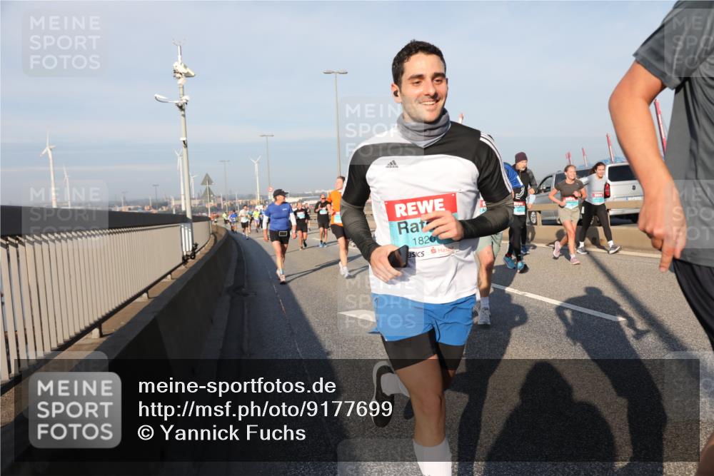 03.10.2025 - Köhlbrandbrückenlauf Yannick Fuchs http://msf.ph/oto/9177699 03.10.2025 08:48:57 Position 2 1820 meine-sportfotos.de