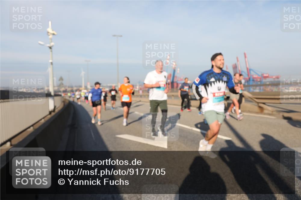 03.10.2025 - Köhlbrandbrückenlauf Yannick Fuchs http://msf.ph/oto/9177705 03.10.2025 08:48:58 Position 2  meine-sportfotos.de