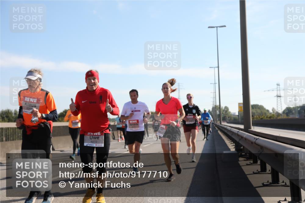 03.10.2025 - Köhlbrandbrückenlauf Yannick Fuchs http://msf.ph/oto/9177710 03.10.2025 11:17:02 Position 3 6269, 6272 meine-sportfotos.de