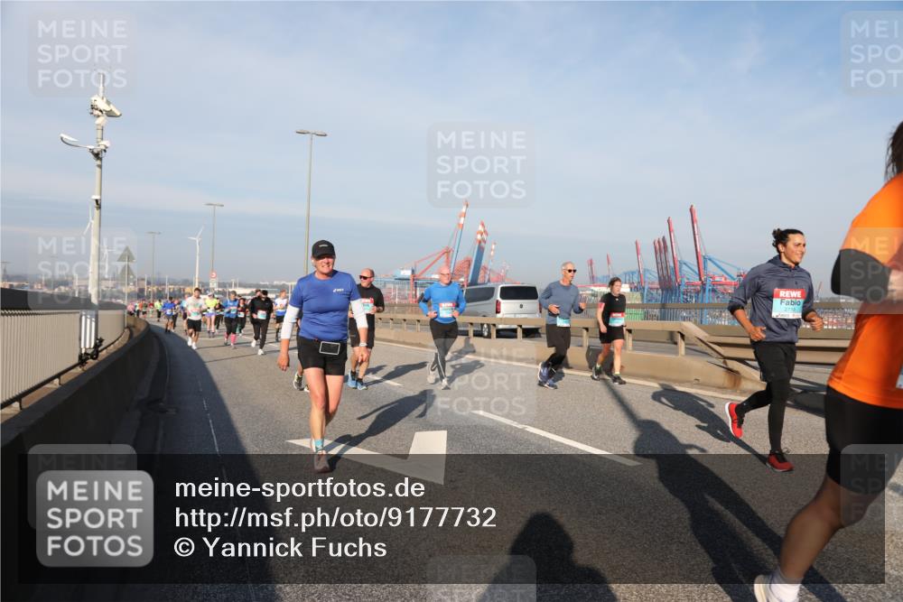 03.10.2025 - Köhlbrandbrückenlauf Yannick Fuchs http://msf.ph/oto/9177732 03.10.2025 08:49:01 Position 2 2719 meine-sportfotos.de