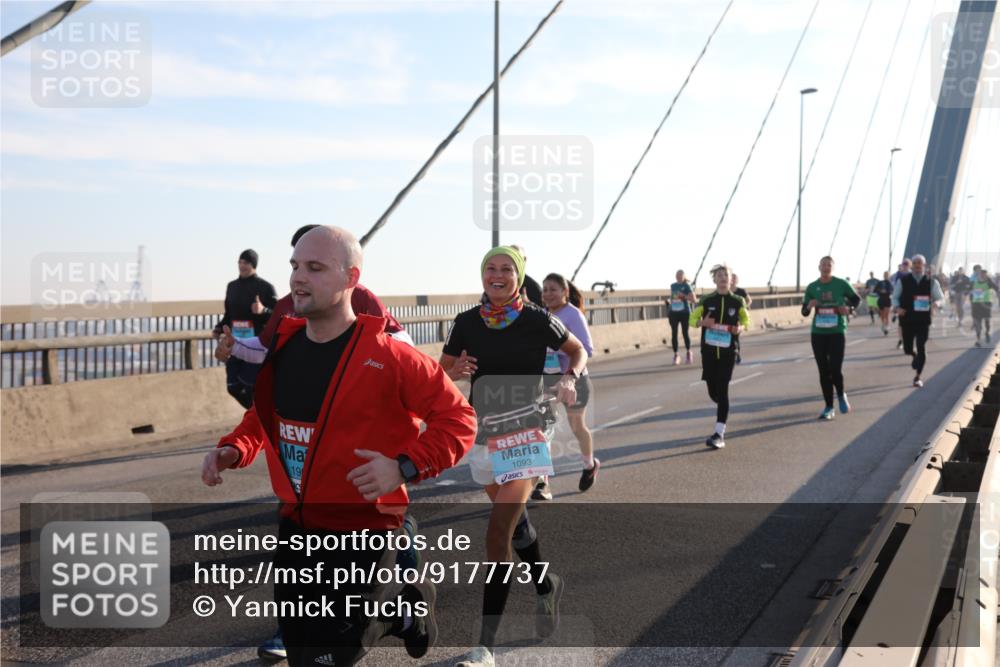 03.10.2025 - Köhlbrandbrückenlauf Yannick Fuchs http://msf.ph/oto/9177737 03.10.2025 08:29:45 Position 1 19, 1093 meine-sportfotos.de