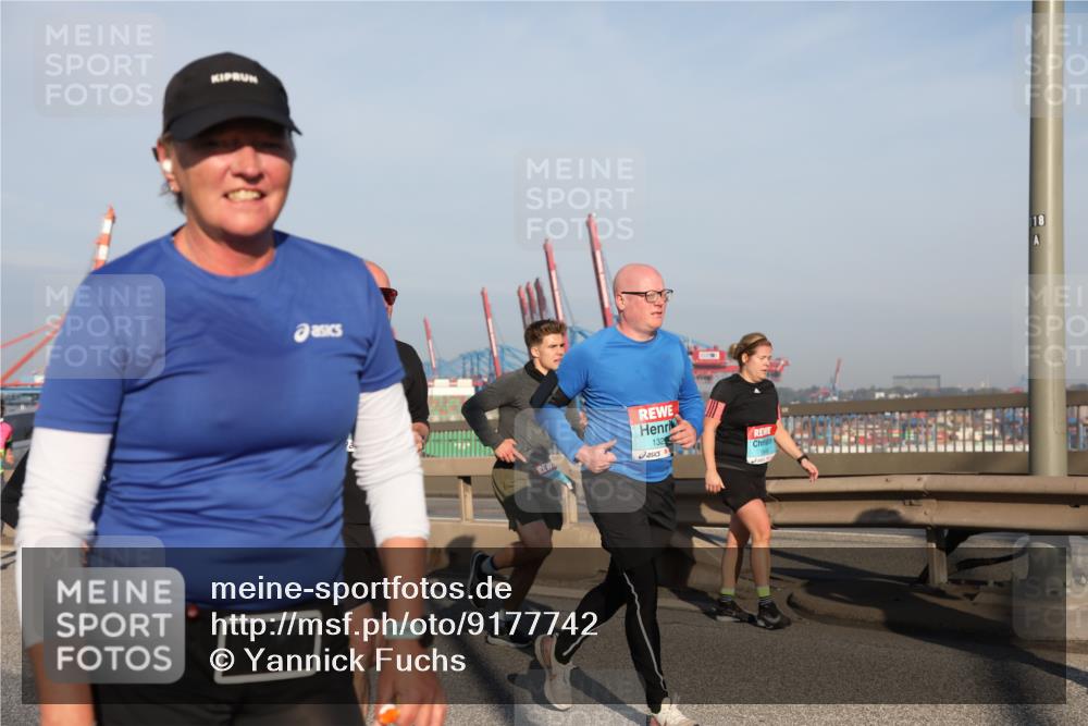 03.10.2025 - Köhlbrandbrückenlauf Yannick Fuchs http://msf.ph/oto/9177742 03.10.2025 08:49:03 Position 2 132 meine-sportfotos.de