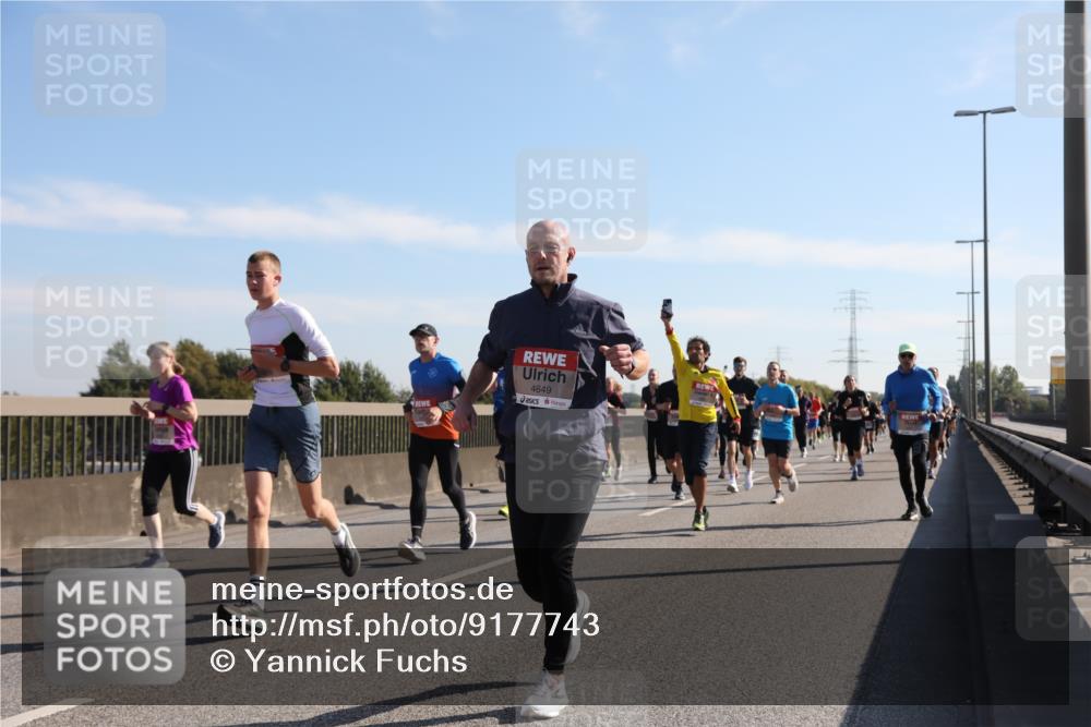 03.10.2025 - Köhlbrandbrückenlauf Yannick Fuchs http://msf.ph/oto/9177743 03.10.2025 11:17:05 Position 3 4649 meine-sportfotos.de