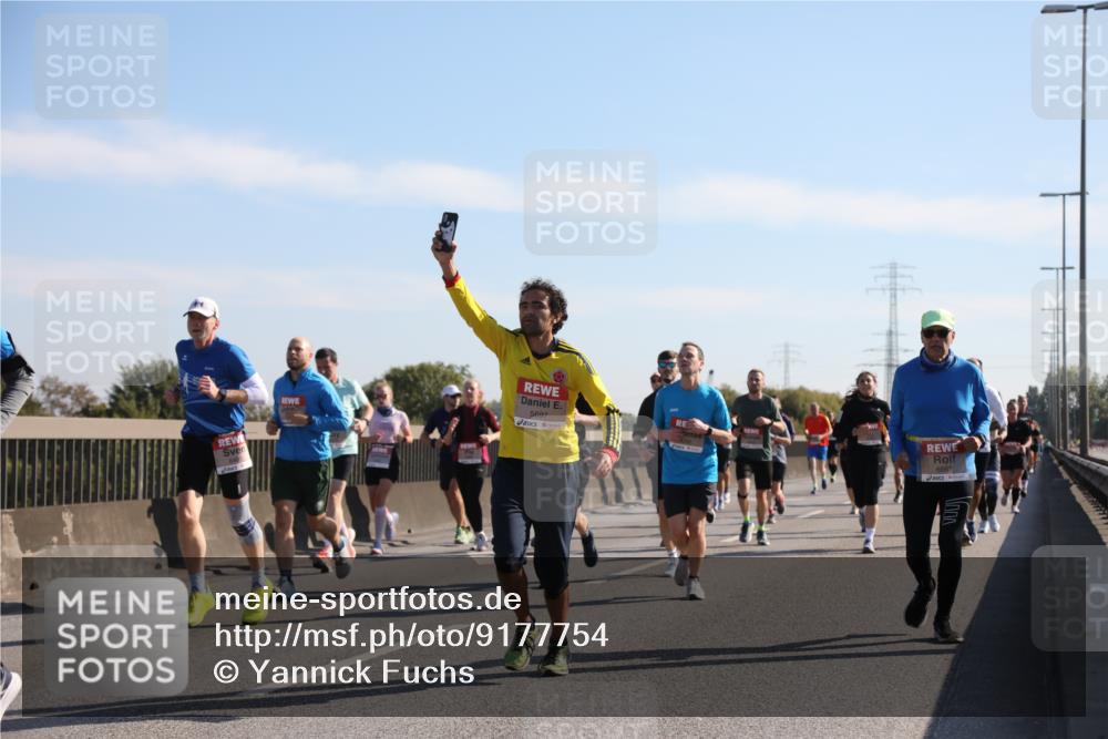 03.10.2025 - Köhlbrandbrückenlauf Yannick Fuchs http://msf.ph/oto/9177754 03.10.2025 11:17:06 Position 3 5697 meine-sportfotos.de