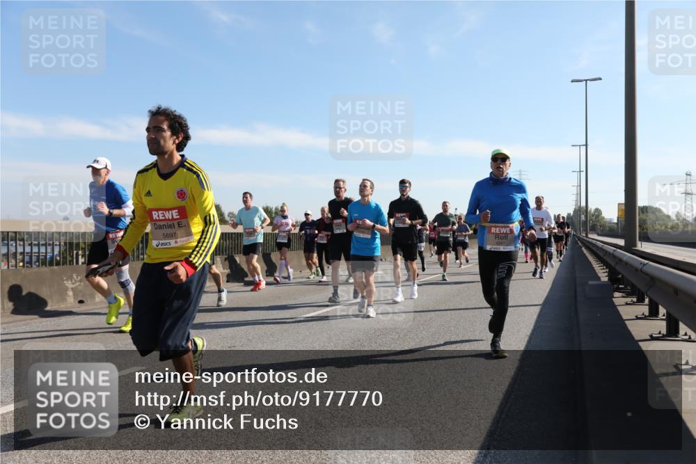 03.10.2025 - Köhlbrandbrückenlauf Yannick Fuchs http://msf.ph/oto/9177770 03.10.2025 11:17:07 Position 3 5697, 6667 meine-sportfotos.de