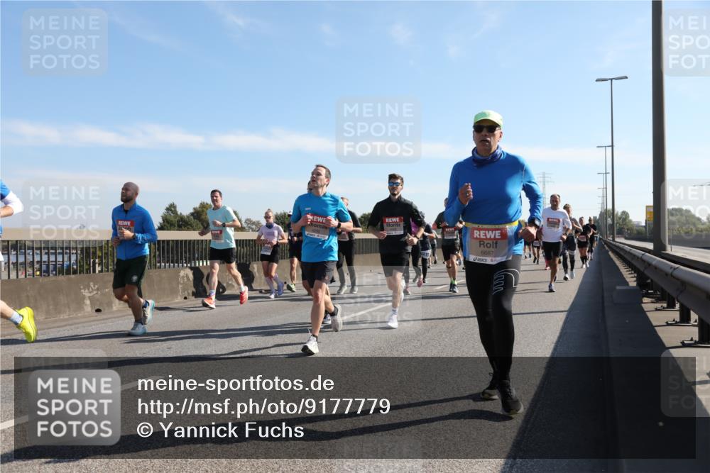 03.10.2025 - Köhlbrandbrückenlauf Yannick Fuchs http://msf.ph/oto/9177779 03.10.2025 11:17:08 Position 3 6667 meine-sportfotos.de