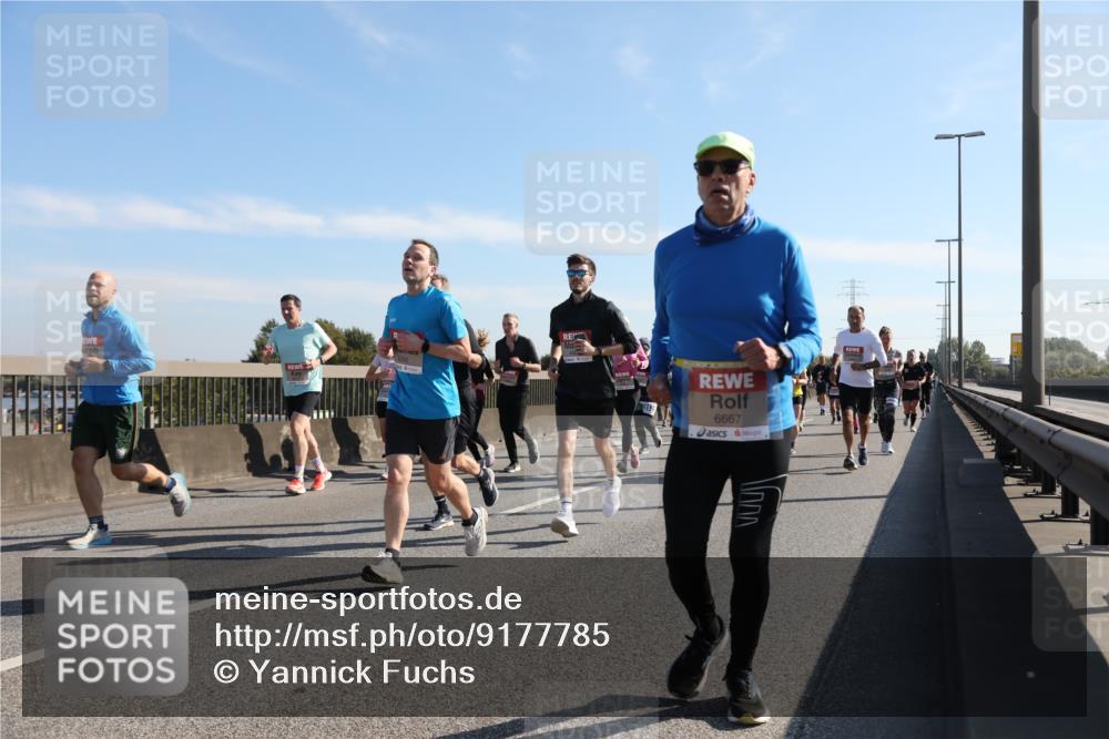 03.10.2025 - Köhlbrandbrückenlauf Yannick Fuchs http://msf.ph/oto/9177785 03.10.2025 11:17:08 Position 3 6667 meine-sportfotos.de
