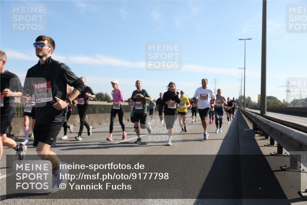 03.10.2025 - Köhlbrandbrückenlauf Yannick Fuchs http://msf.ph/oto/9177798 03.10.2025 11:17:09 Position 3 4069 meine-sportfotos.de