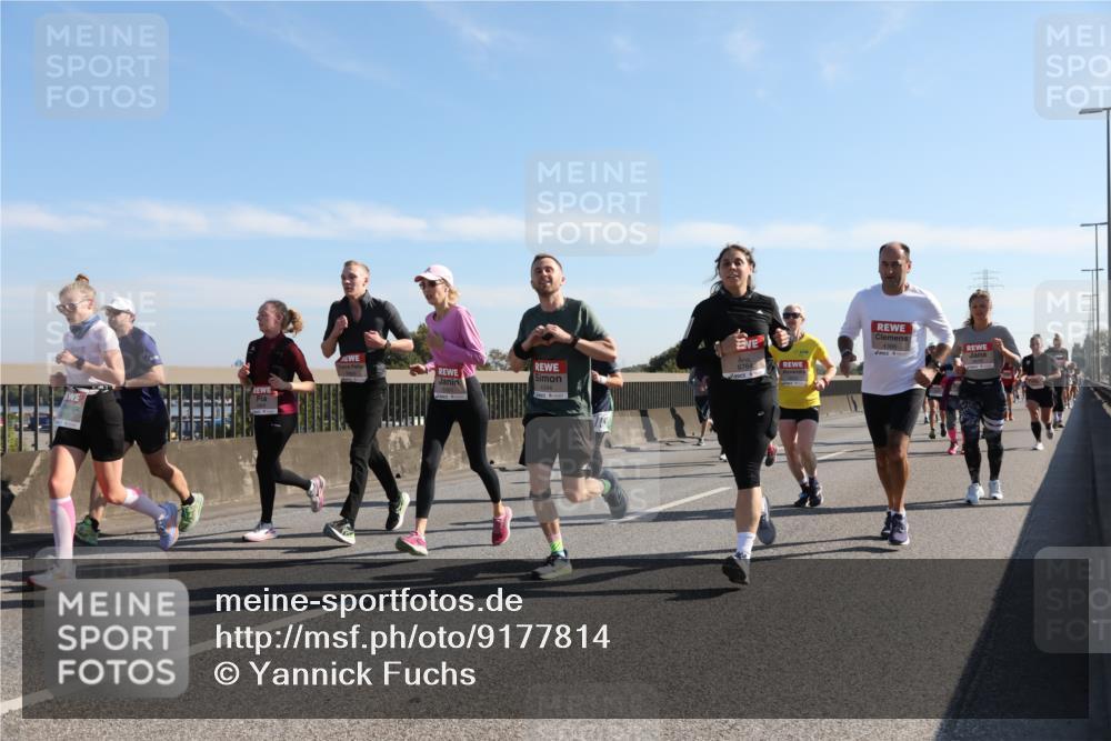 03.10.2025 - Köhlbrandbrückenlauf Yannick Fuchs http://msf.ph/oto/9177814 03.10.2025 11:17:10 Position 3 6764, 4344, 4386 meine-sportfotos.de