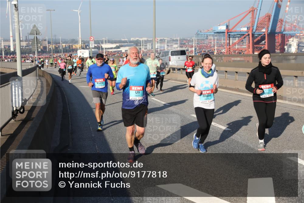 03.10.2025 - Köhlbrandbrückenlauf Yannick Fuchs http://msf.ph/oto/9177818 03.10.2025 08:49:11 Position 2 2276, 1809 meine-sportfotos.de