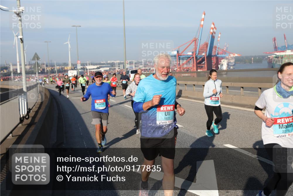 03.10.2025 - Köhlbrandbrückenlauf Yannick Fuchs http://msf.ph/oto/9177835 03.10.2025 08:49:13 Position 2 3176, 1809, 2276 meine-sportfotos.de
