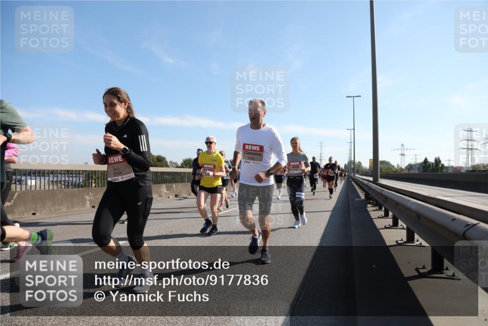 03.10.2025 - Köhlbrandbrückenlauf Yannick Fuchs http://msf.ph/oto/9177836 03.10.2025 11:17:11 Position 3 6764, 4386 meine-sportfotos.de