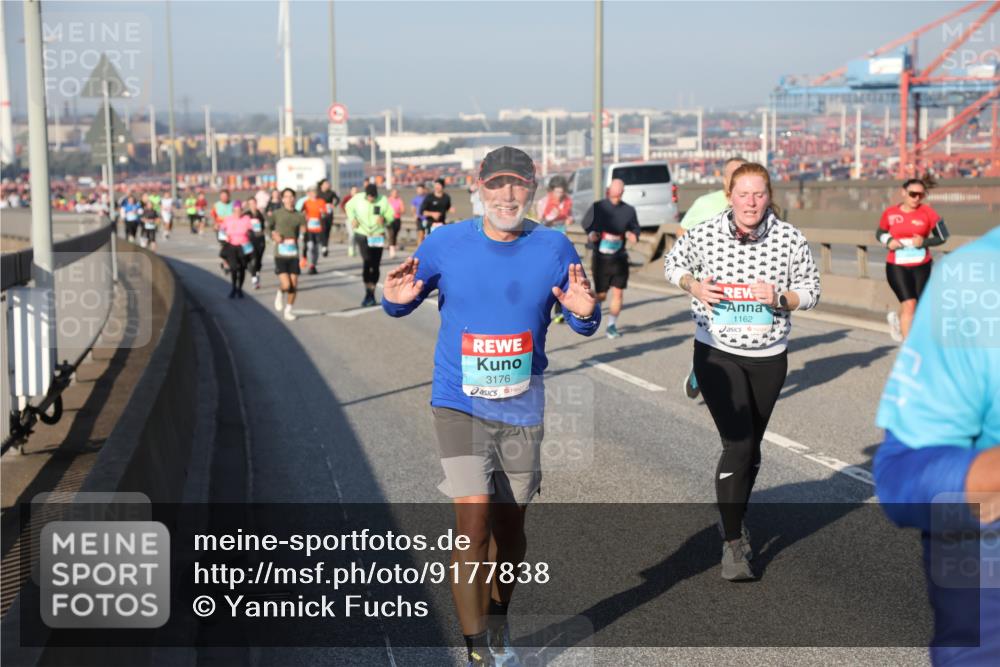 03.10.2025 - Köhlbrandbrückenlauf Yannick Fuchs http://msf.ph/oto/9177838 03.10.2025 08:49:13 Position 2 3176, 1162 meine-sportfotos.de