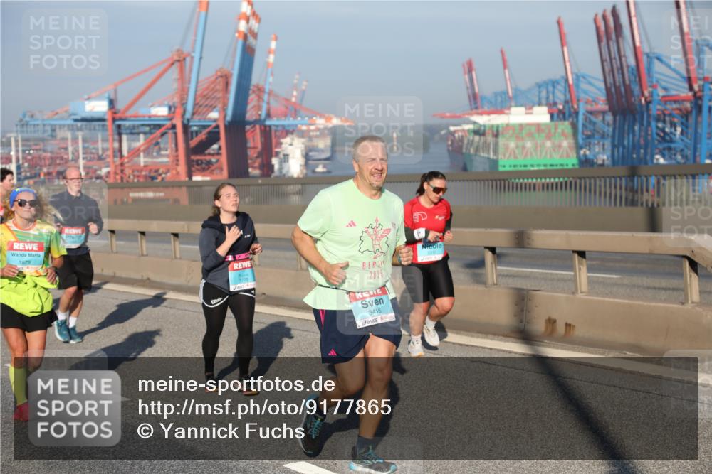 03.10.2025 - Köhlbrandbrückenlauf Yannick Fuchs http://msf.ph/oto/9177865 03.10.2025 08:49:16 Position 2 1879, 3779, 2025, 3416, 3310 meine-sportfotos.de
