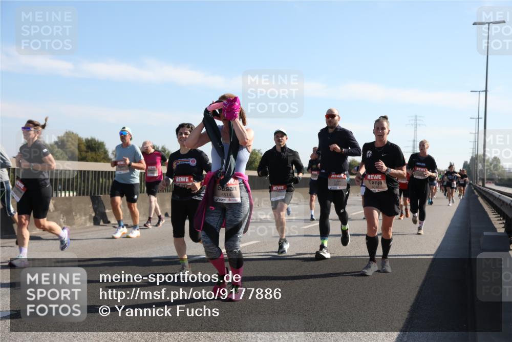 03.10.2025 - Köhlbrandbrückenlauf Yannick Fuchs http://msf.ph/oto/9177886 03.10.2025 11:17:13 Position 3 6783, 4012, 4514 meine-sportfotos.de