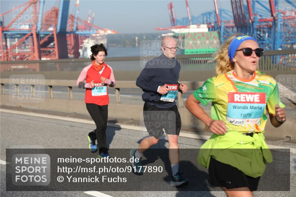 03.10.2025 - Köhlbrandbrückenlauf Yannick Fuchs http://msf.ph/oto/9177890 03.10.2025 08:49:19 Position 2 1480, 1666, 1879 meine-sportfotos.de
