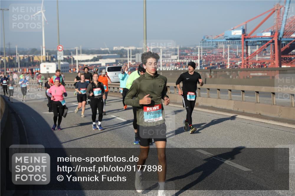 03.10.2025 - Köhlbrandbrückenlauf Yannick Fuchs http://msf.ph/oto/9177898 03.10.2025 08:49:20 Position 2 1738 meine-sportfotos.de