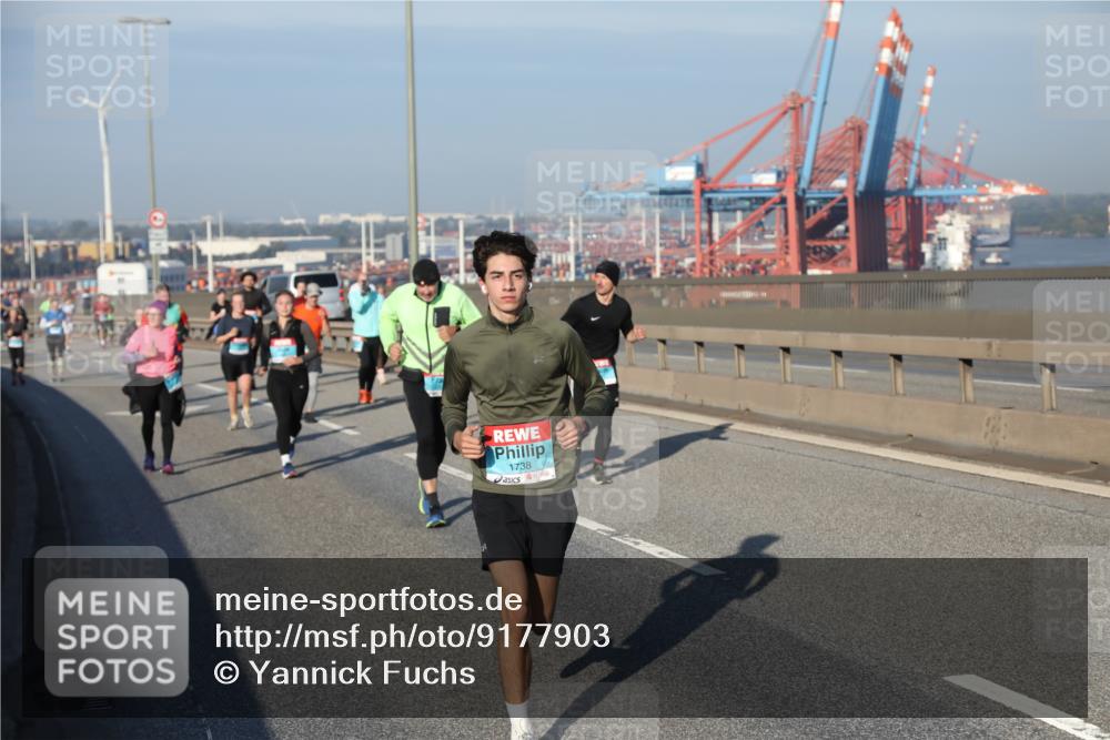 03.10.2025 - Köhlbrandbrückenlauf Yannick Fuchs http://msf.ph/oto/9177903 03.10.2025 08:49:20 Position 2 1738 meine-sportfotos.de