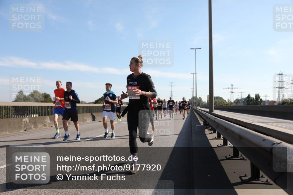 03.10.2025 - Köhlbrandbrückenlauf Yannick Fuchs http://msf.ph/oto/9177920 03.10.2025 11:17:16 Position 3 6766 meine-sportfotos.de