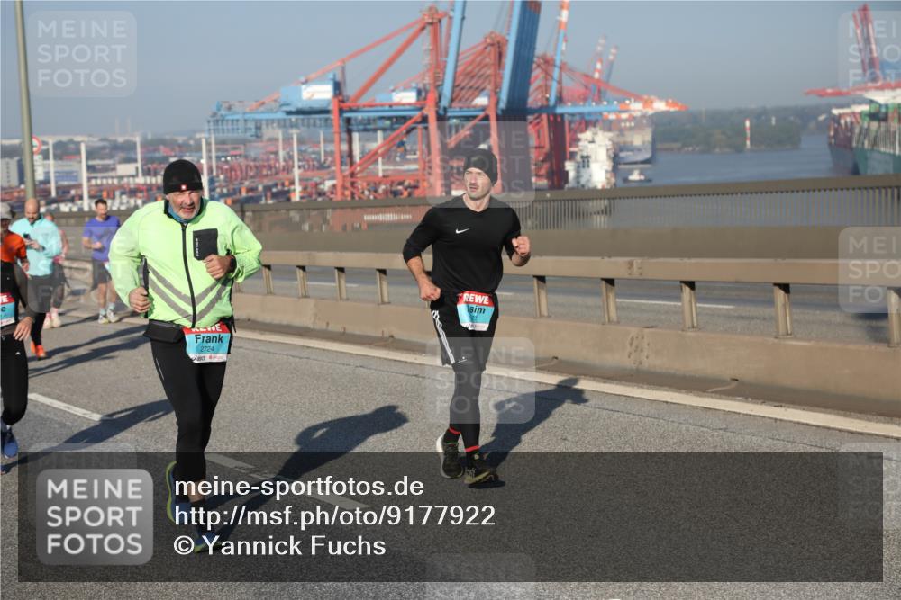 03.10.2025 - Köhlbrandbrückenlauf Yannick Fuchs http://msf.ph/oto/9177922 03.10.2025 08:49:22 Position 2 2724 meine-sportfotos.de