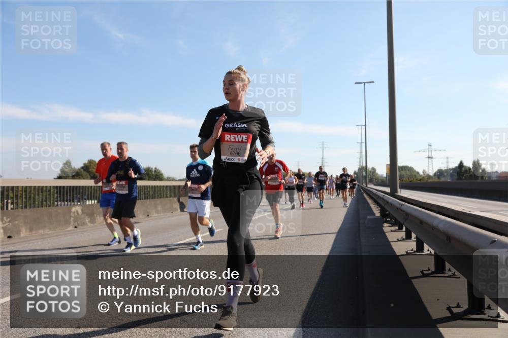 03.10.2025 - Köhlbrandbrückenlauf Yannick Fuchs http://msf.ph/oto/9177923 03.10.2025 11:17:16 Position 3 6766 meine-sportfotos.de