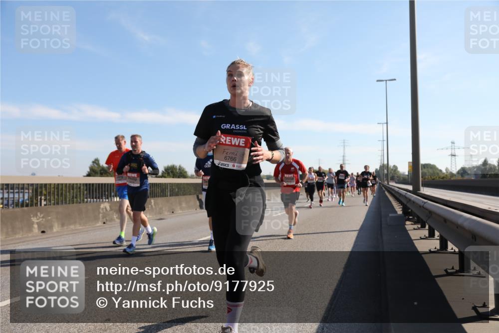 03.10.2025 - Köhlbrandbrückenlauf Yannick Fuchs http://msf.ph/oto/9177925 03.10.2025 11:17:16 Position 3 6766 meine-sportfotos.de