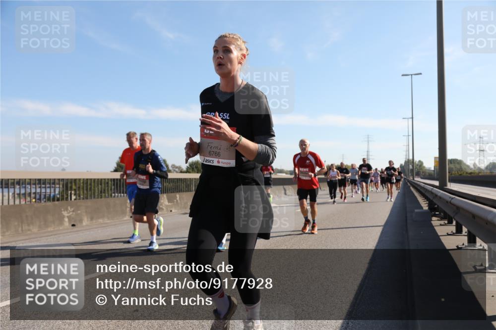 03.10.2025 - Köhlbrandbrückenlauf Yannick Fuchs http://msf.ph/oto/9177928 03.10.2025 11:17:16 Position 3 6766 meine-sportfotos.de