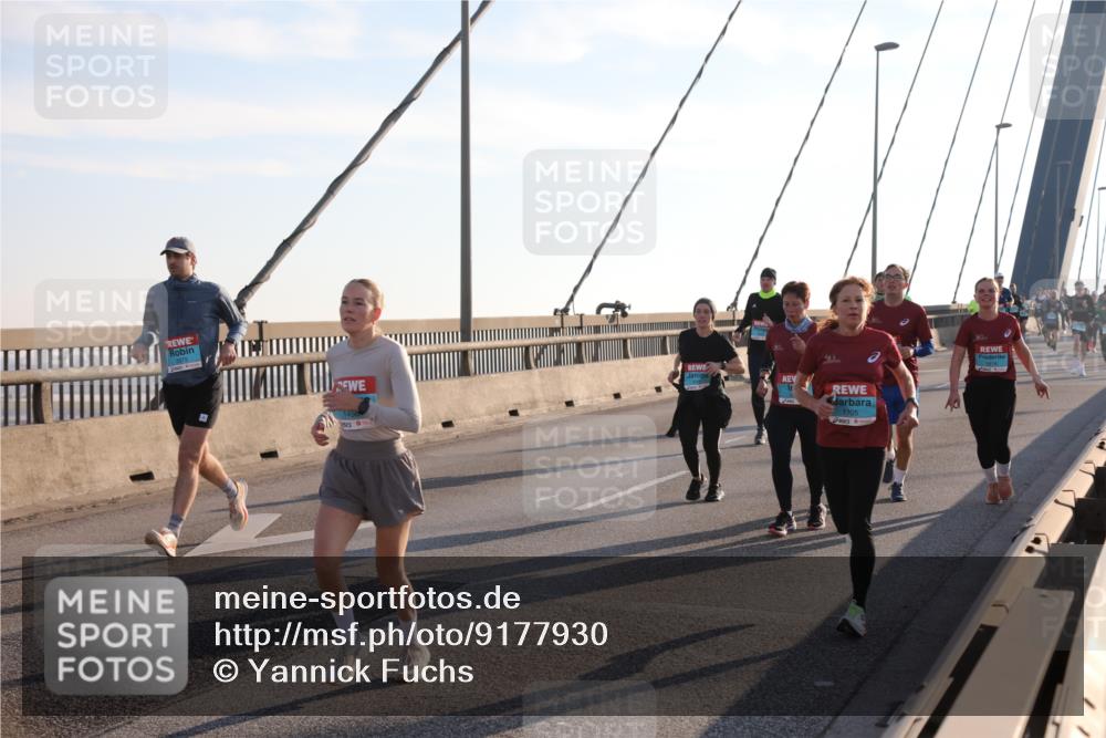 03.10.2025 - Köhlbrandbrückenlauf Yannick Fuchs http://msf.ph/oto/9177930 03.10.2025 08:30:00 Position 1 1458, 1705 meine-sportfotos.de