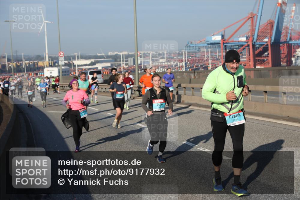 03.10.2025 - Köhlbrandbrückenlauf Yannick Fuchs http://msf.ph/oto/9177932 03.10.2025 08:49:23 Position 2 181, 2724 meine-sportfotos.de