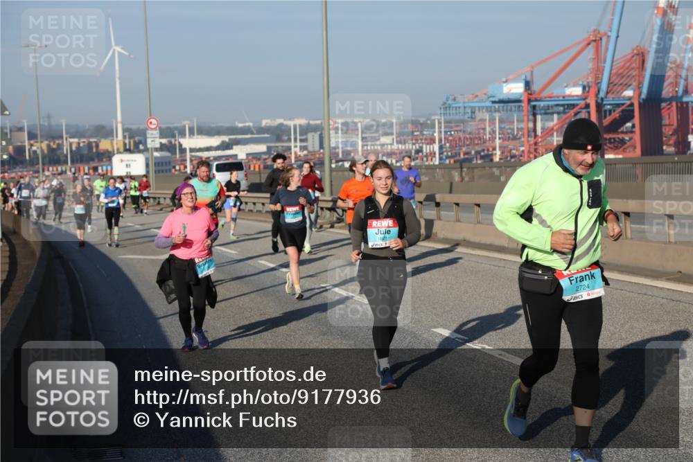 03.10.2025 - Köhlbrandbrückenlauf Yannick Fuchs http://msf.ph/oto/9177936 03.10.2025 08:49:23 Position 2 1821, 2724 meine-sportfotos.de