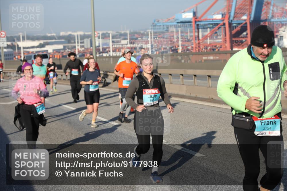 03.10.2025 - Köhlbrandbrückenlauf Yannick Fuchs http://msf.ph/oto/9177938 03.10.2025 08:49:24 Position 2 181, 2724 meine-sportfotos.de