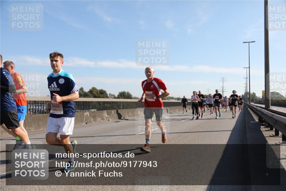 03.10.2025 - Köhlbrandbrückenlauf Yannick Fuchs http://msf.ph/oto/9177943 03.10.2025 11:17:17 Position 3 5011, 4310 meine-sportfotos.de