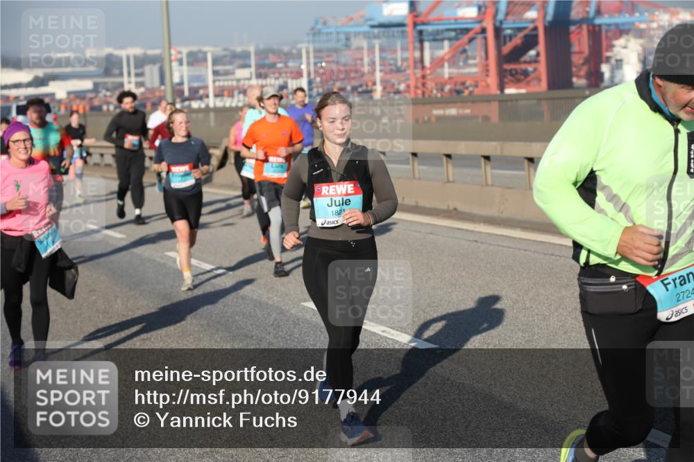 03.10.2025 - Köhlbrandbrückenlauf Yannick Fuchs http://msf.ph/oto/9177944 03.10.2025 08:49:24 Position 2 1821, 2724 meine-sportfotos.de