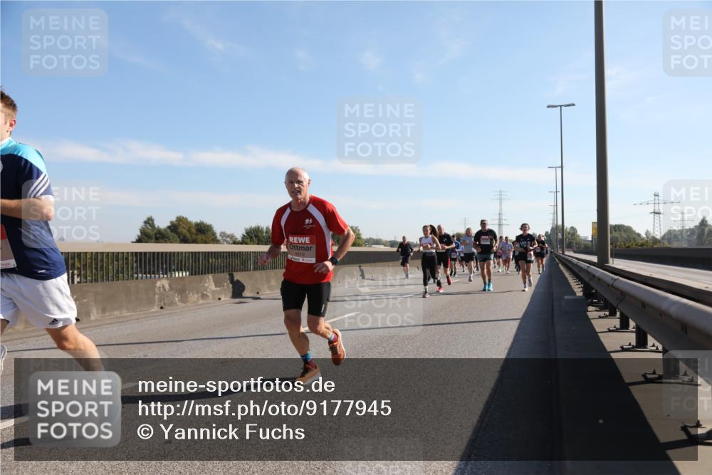 03.10.2025 - Köhlbrandbrückenlauf Yannick Fuchs http://msf.ph/oto/9177945 03.10.2025 11:17:17 Position 3 4310 meine-sportfotos.de