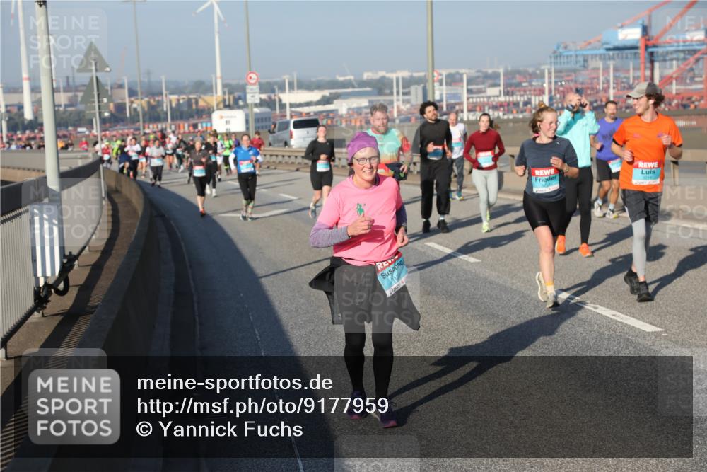 03.10.2025 - Köhlbrandbrückenlauf Yannick Fuchs http://msf.ph/oto/9177959 03.10.2025 08:49:25 Position 2 313, 3214 meine-sportfotos.de
