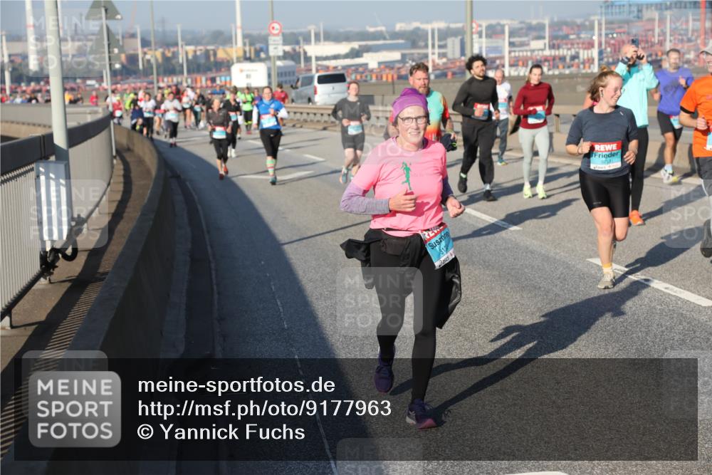 03.10.2025 - Köhlbrandbrückenlauf Yannick Fuchs http://msf.ph/oto/9177963 03.10.2025 08:49:25 Position 2 3213 meine-sportfotos.de