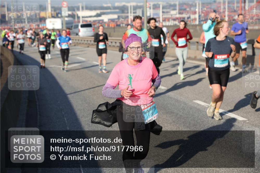 03.10.2025 - Köhlbrandbrückenlauf Yannick Fuchs http://msf.ph/oto/9177966 03.10.2025 08:49:26 Position 2 3133 meine-sportfotos.de